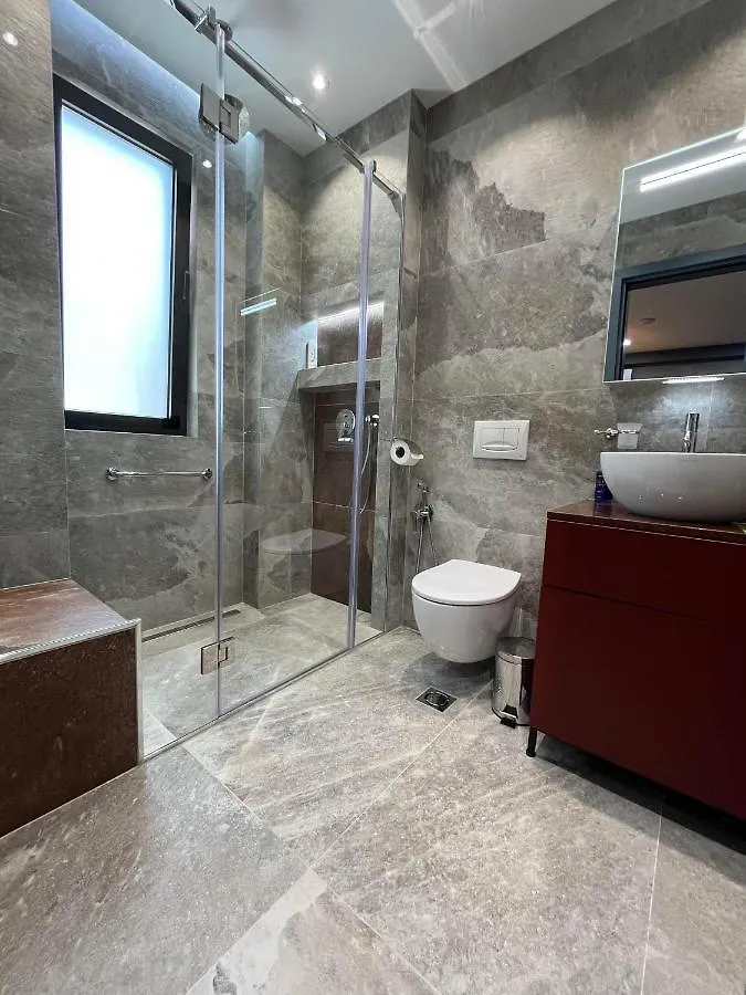Fox Apartments Tirana 0*,
